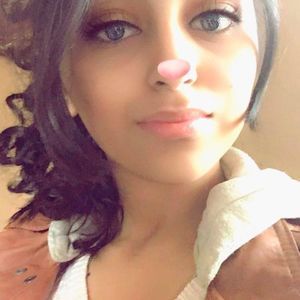 Meet your Posher, Camila